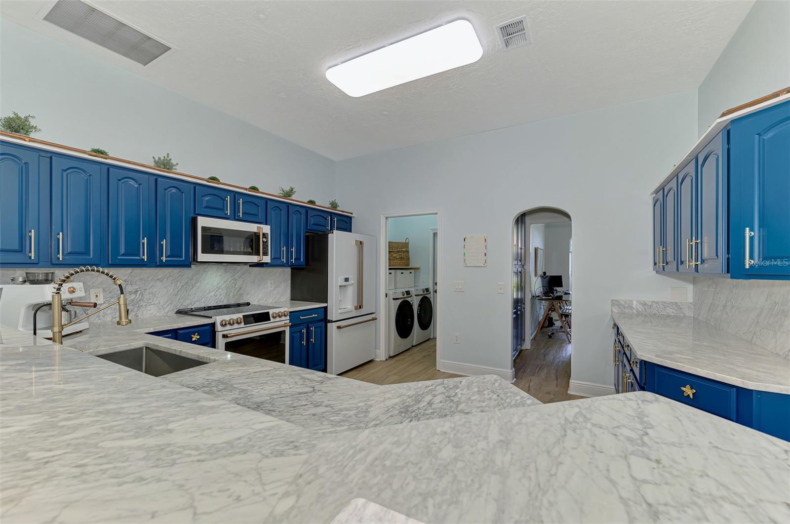 CREEKWOOD - Residential