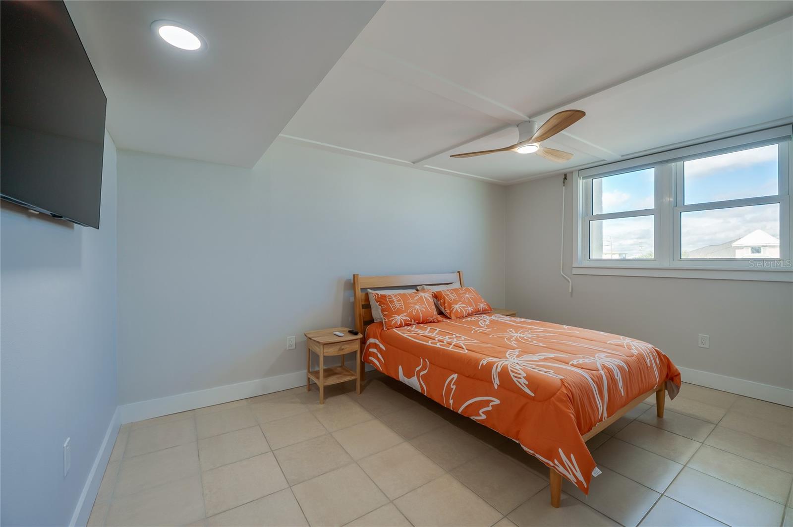 EAST WIND SOUTH & NORTH - Residential