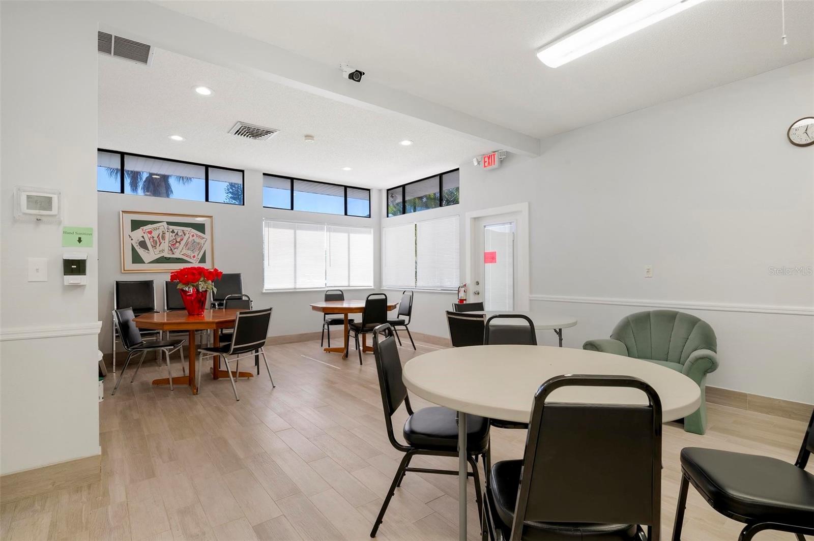 QUAIL LAKE - Residential