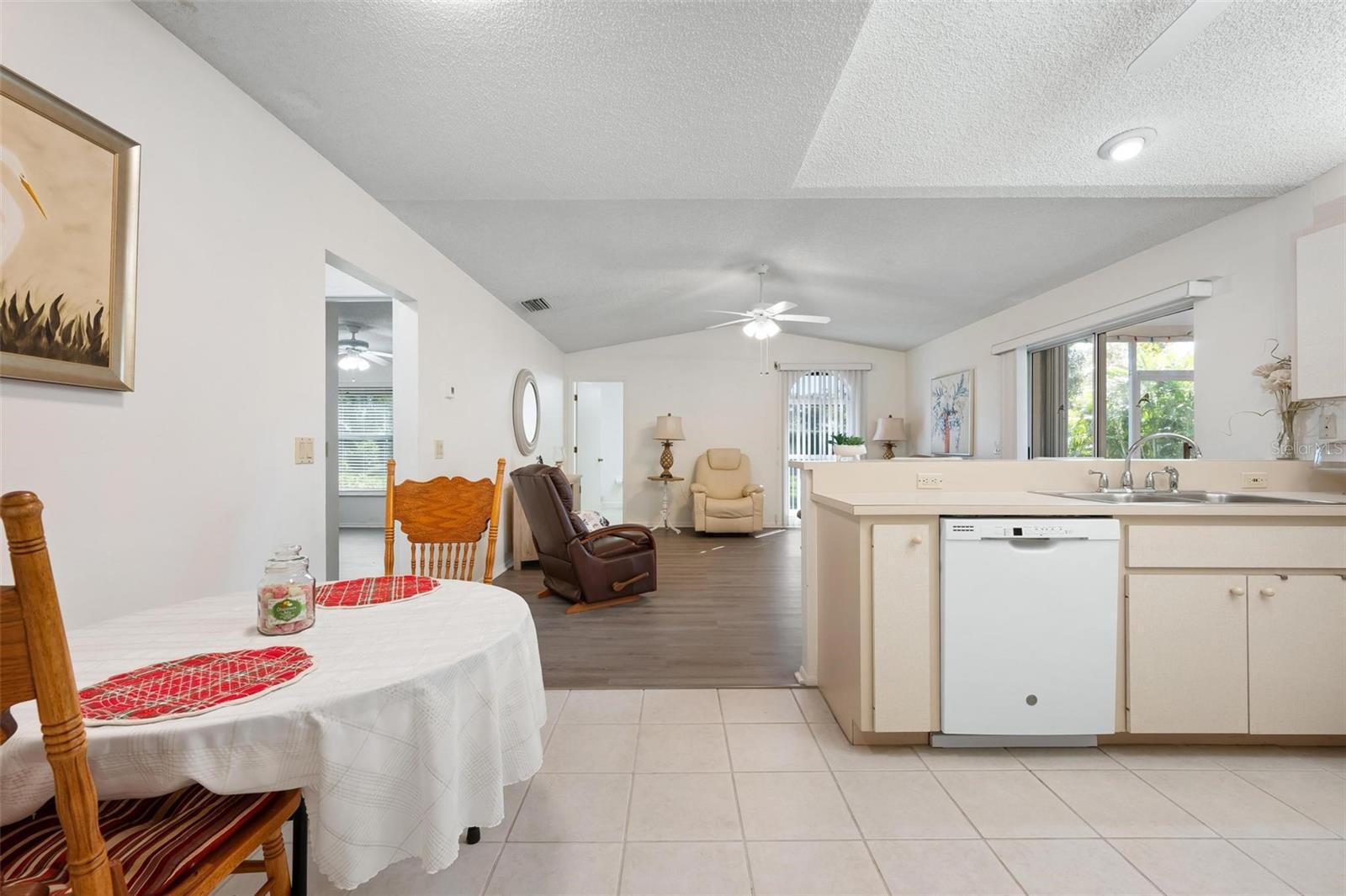 QUAIL LAKE - Residential