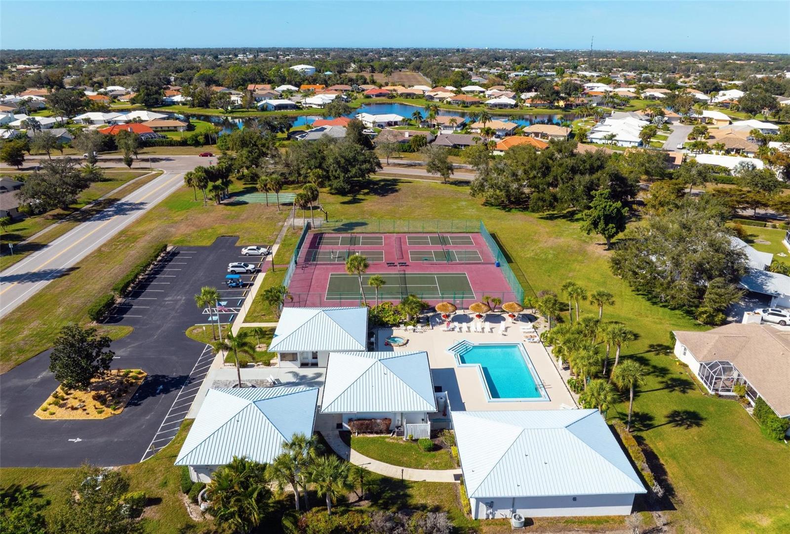 QUAIL LAKE - Residential