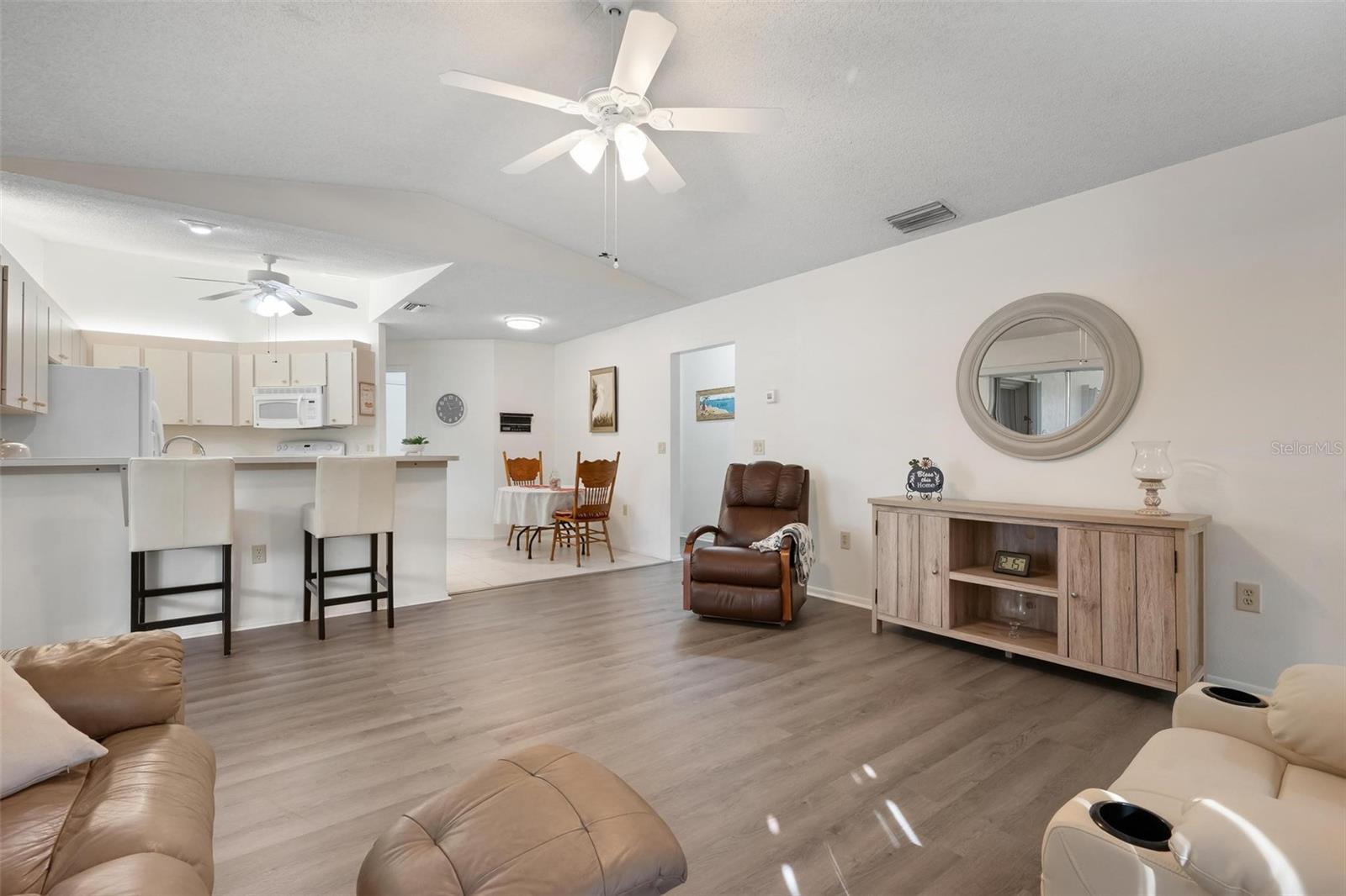 QUAIL LAKE - Residential