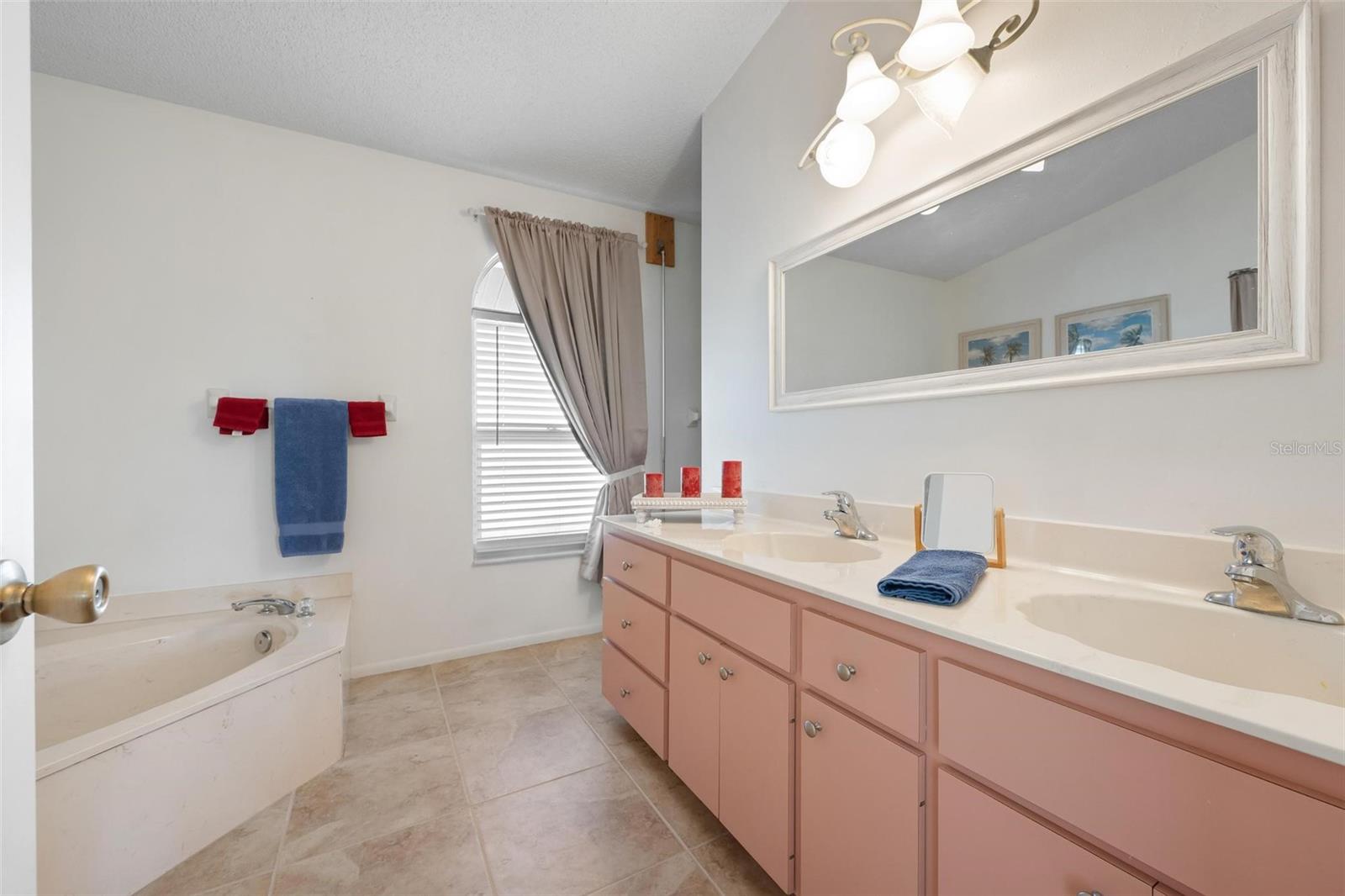 QUAIL LAKE - Residential