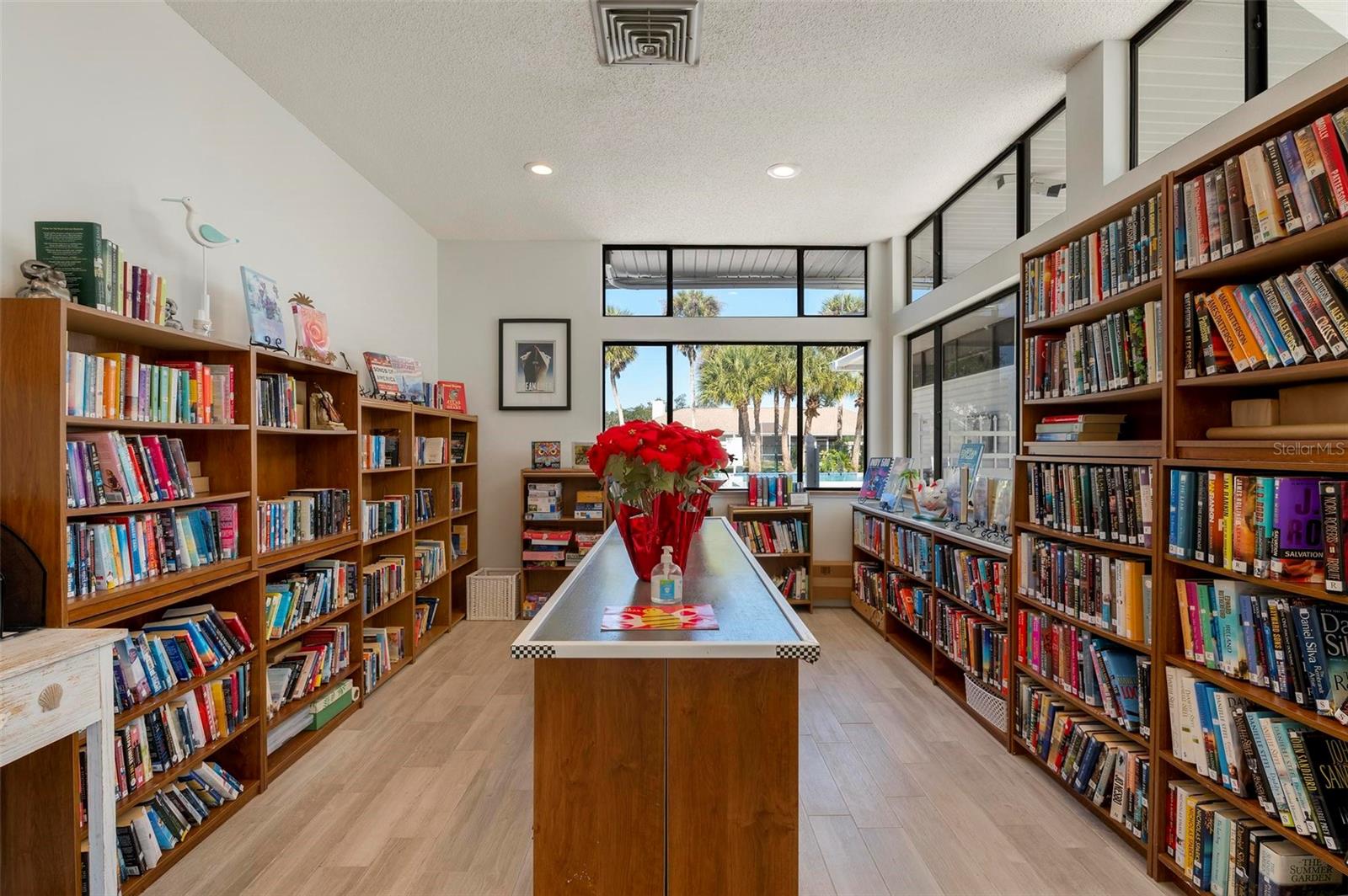 QUAIL LAKE - Residential