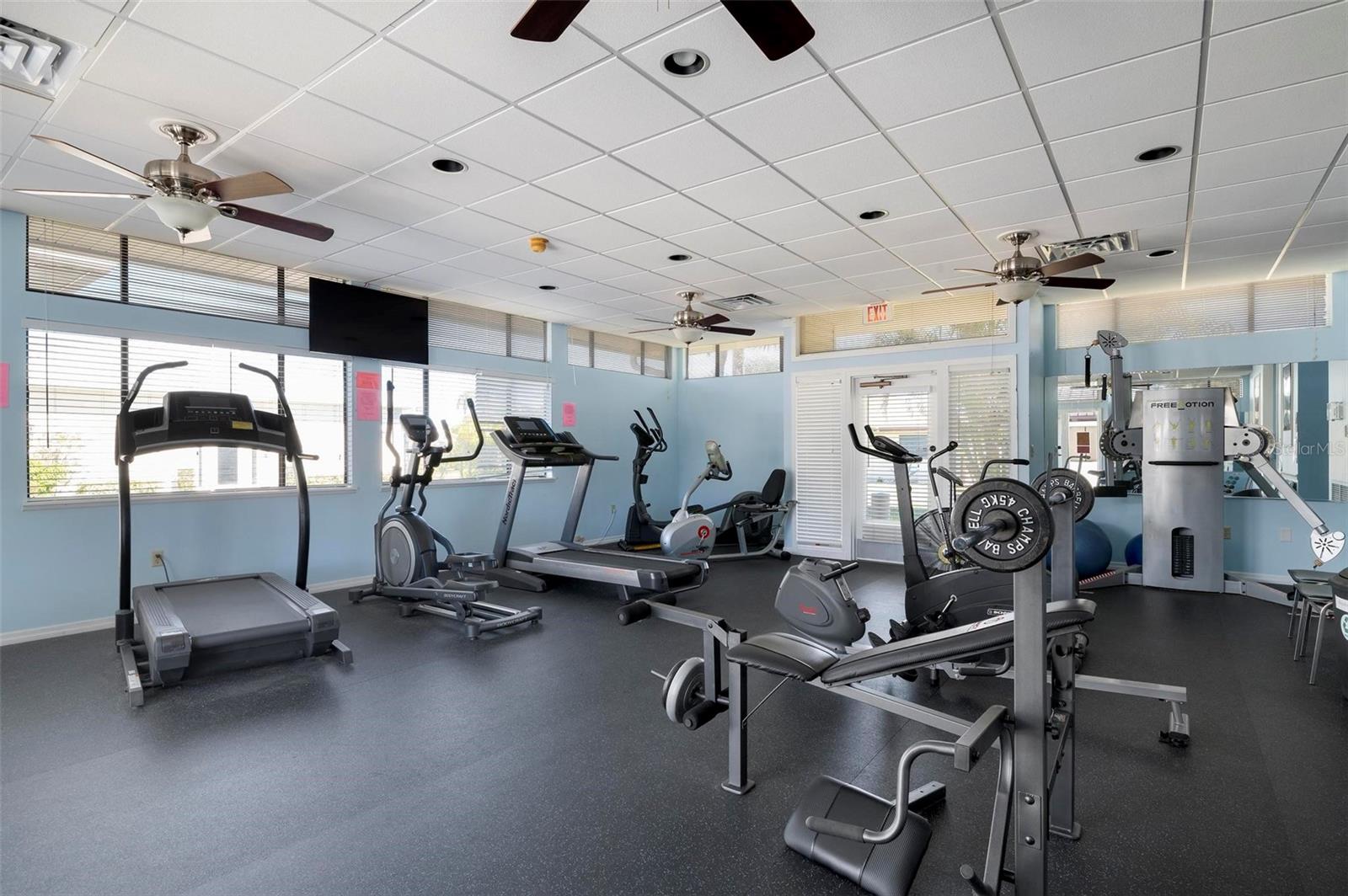 QUAIL LAKE - Residential