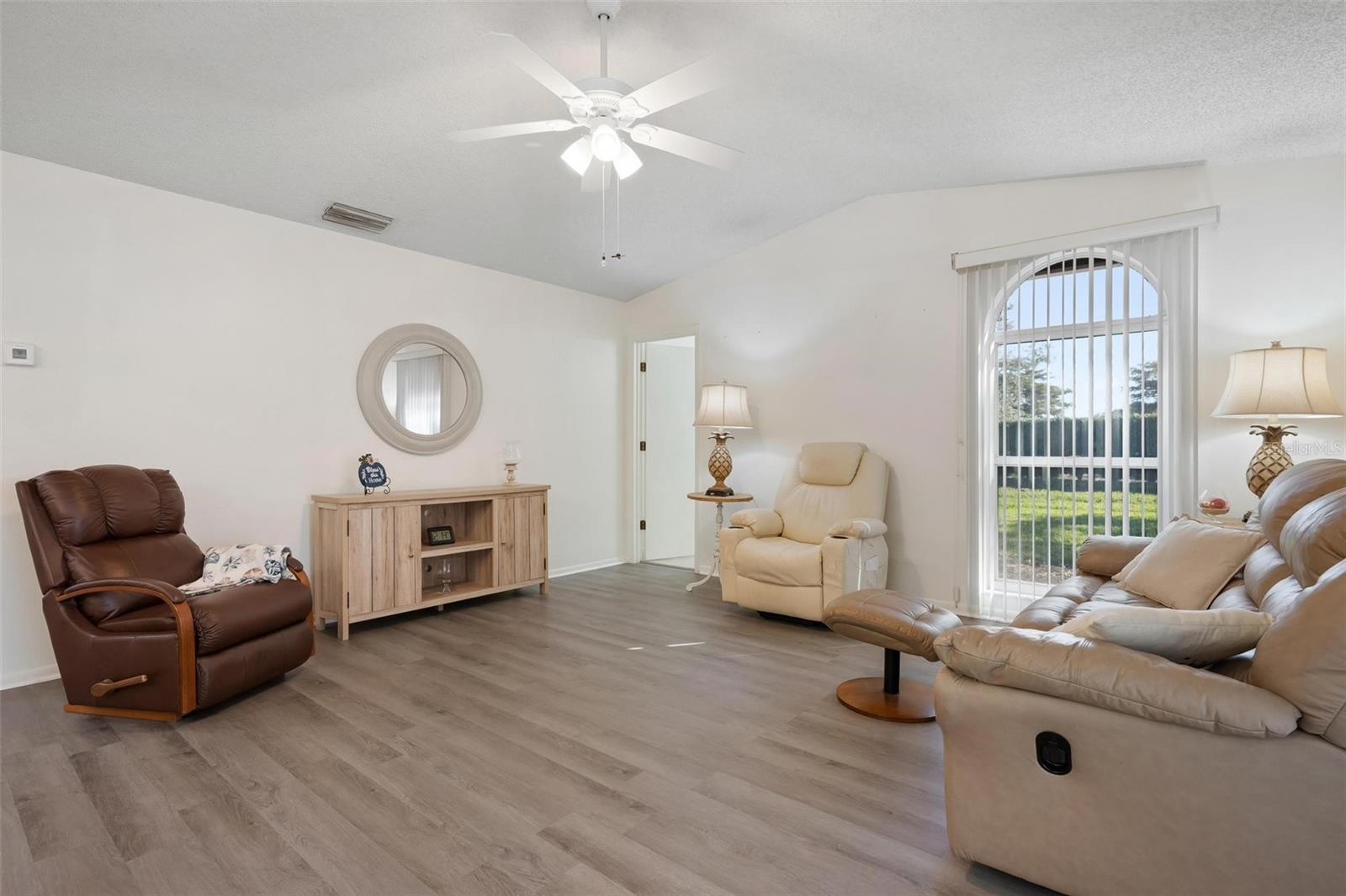 QUAIL LAKE - Residential