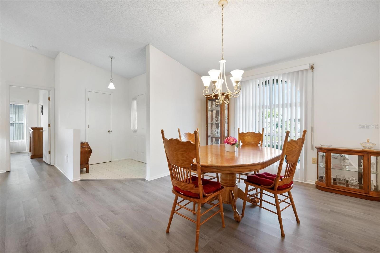 QUAIL LAKE - Residential