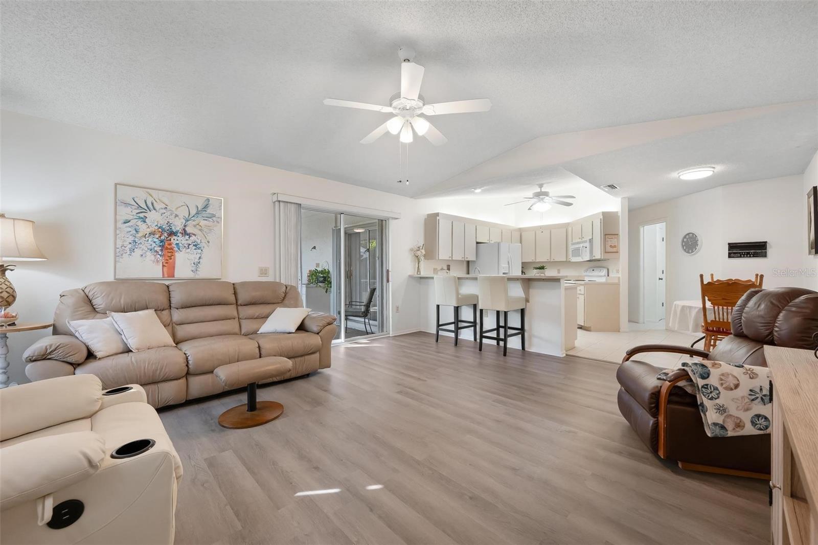 QUAIL LAKE - Residential