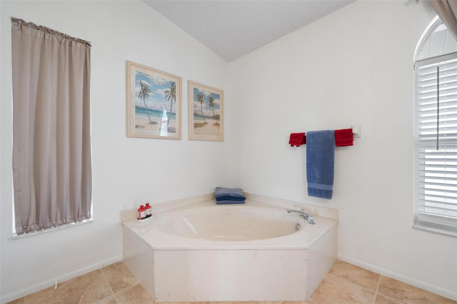 QUAIL LAKE - Residential