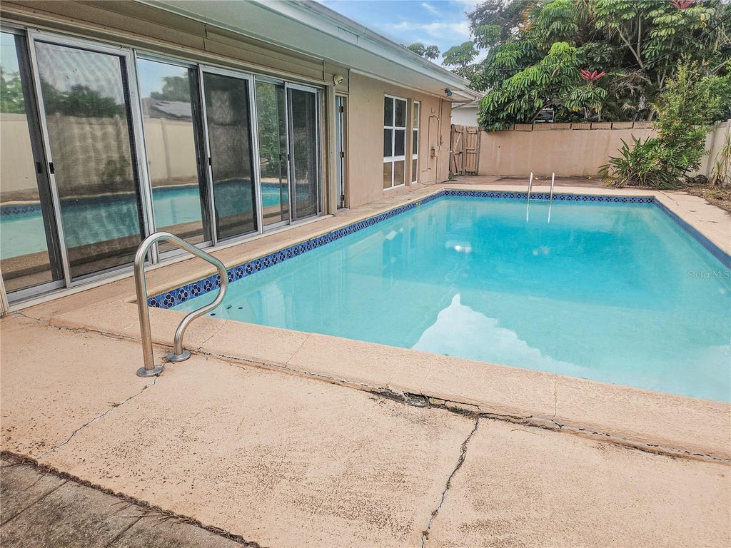 Photo of 1820 Lombardy Drive, Clearwater, FL 33755 (MLS # G5115866)