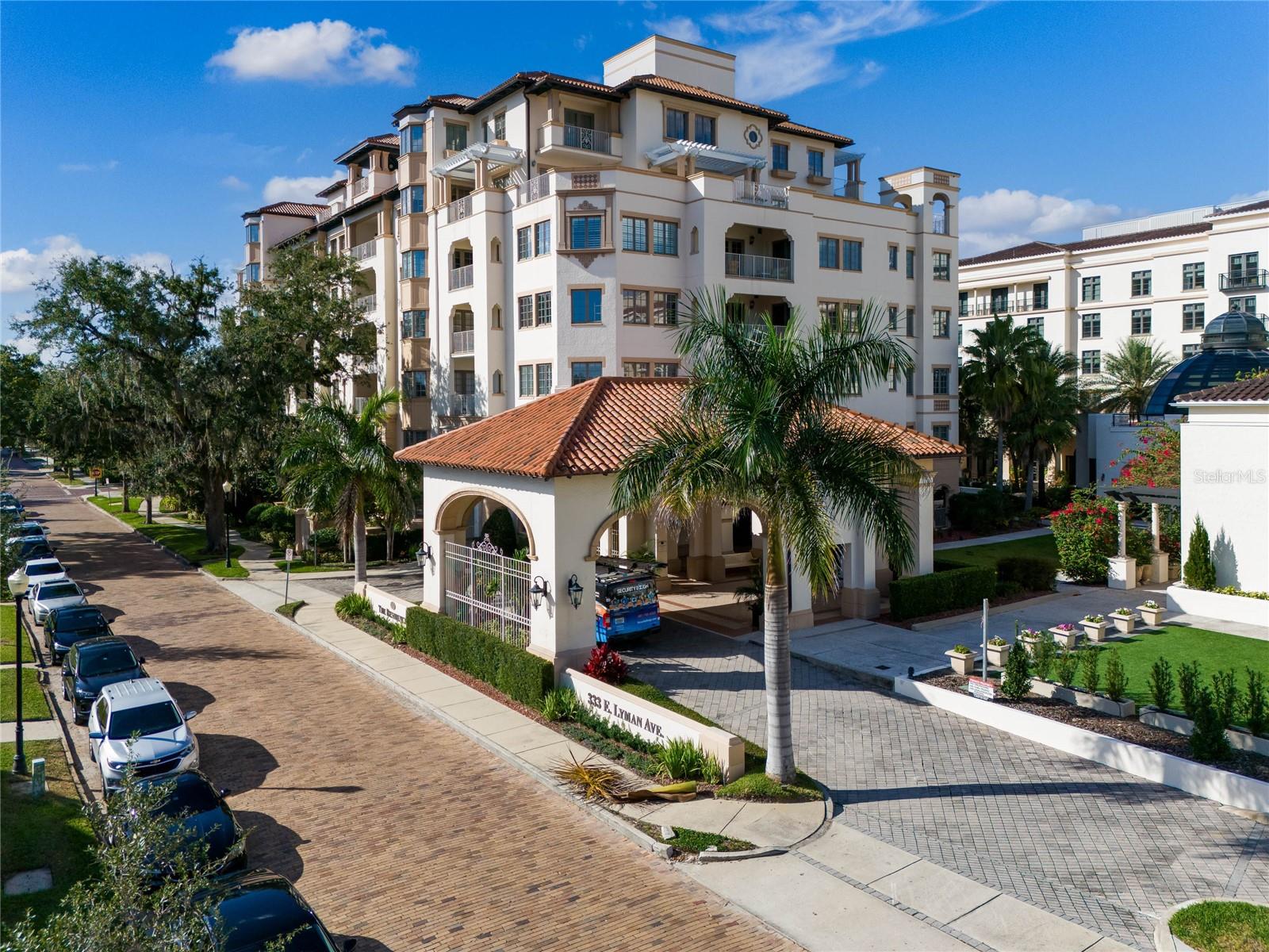 RESIDENCES - Residential