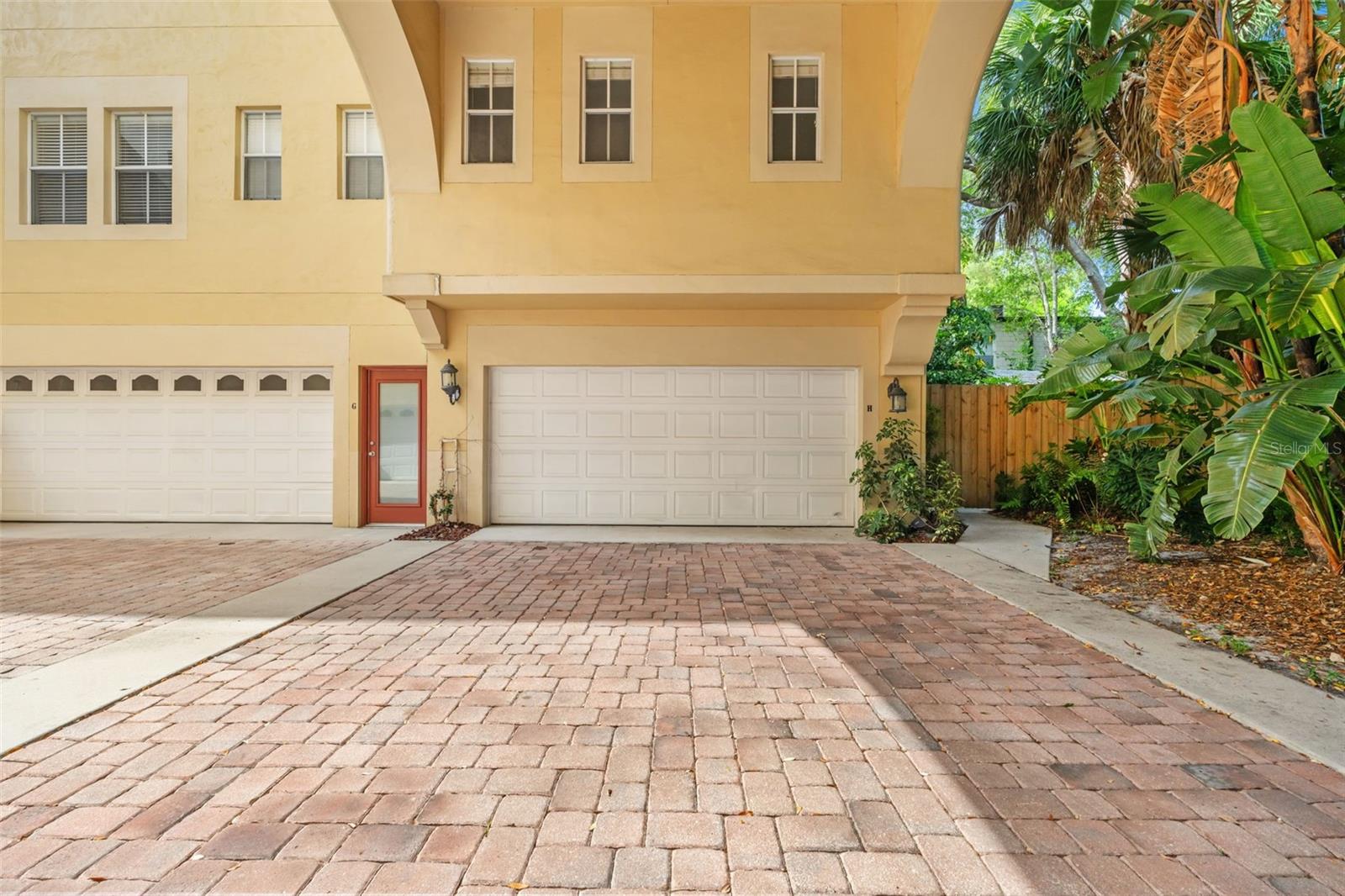 VILLA QUERICA TWNHMS - Residential