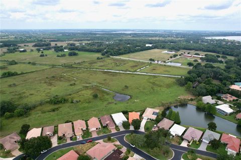 A home in WINTER HAVEN