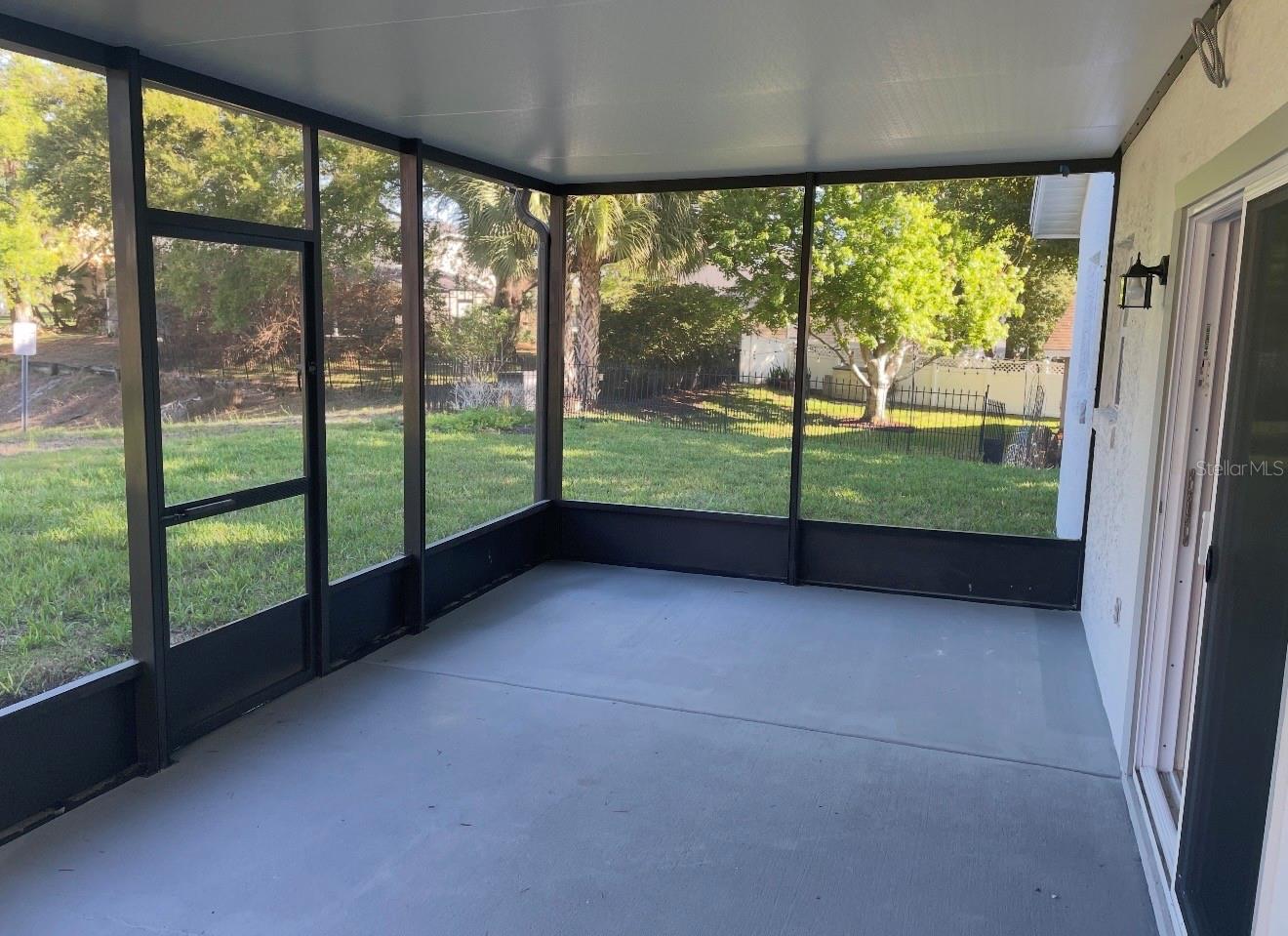 PEMBROOKE - Residential Lease