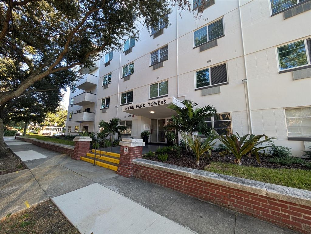 Photo of 406 S Cedar Avenue #308, Tampa, FL 33606 (MLS # TB8436776)