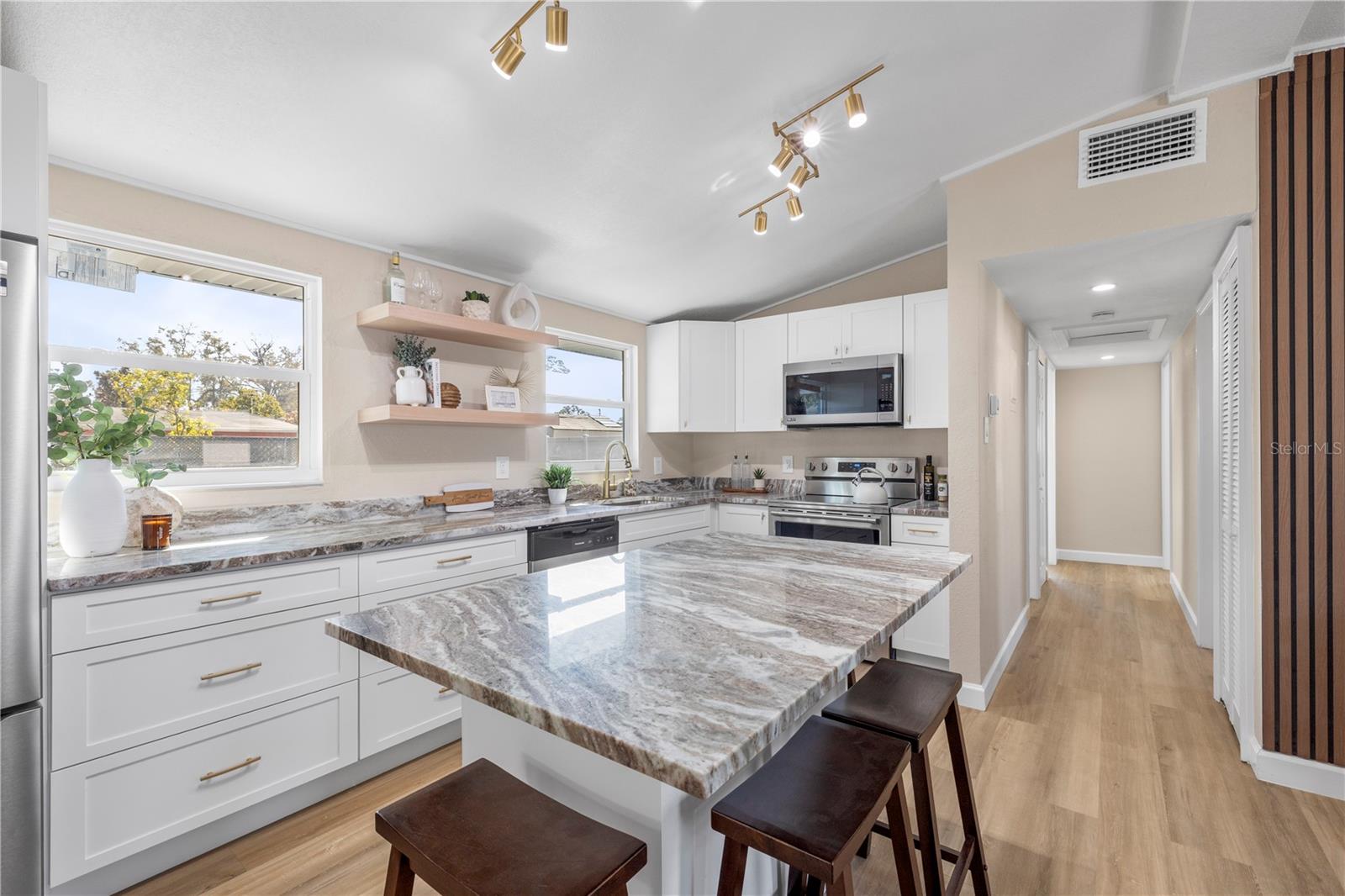 3904 W CRAWFORD STREET