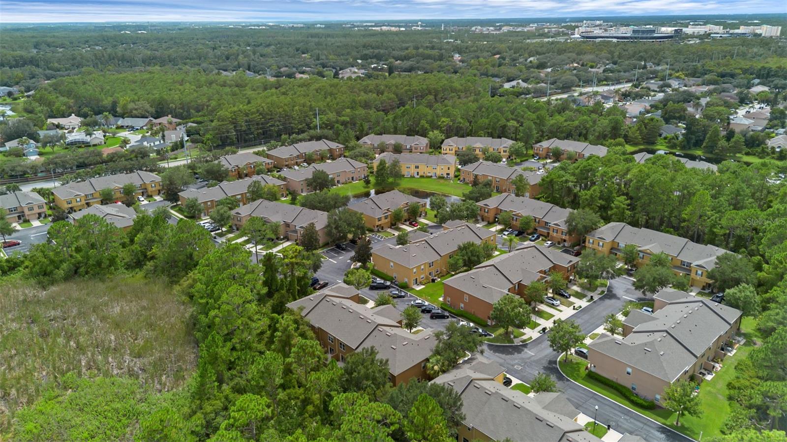 HAWTHORNE GLEN TWNHMS - Residential