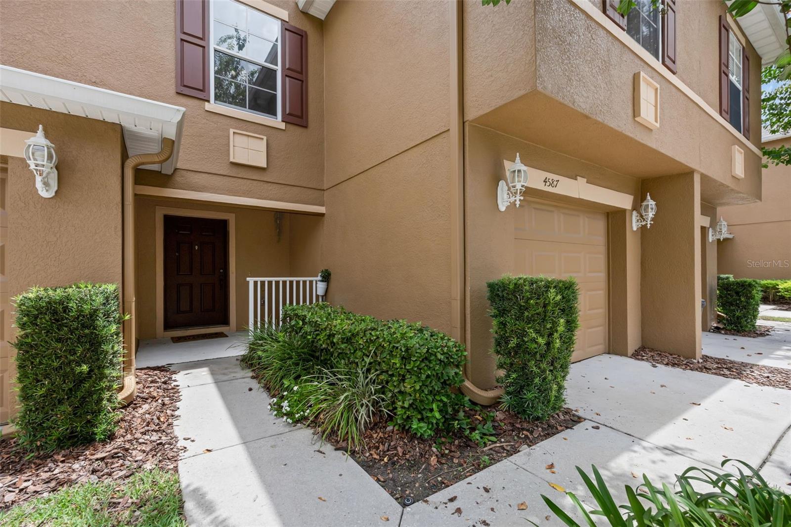 HAWTHORNE GLEN TWNHMS - Residential