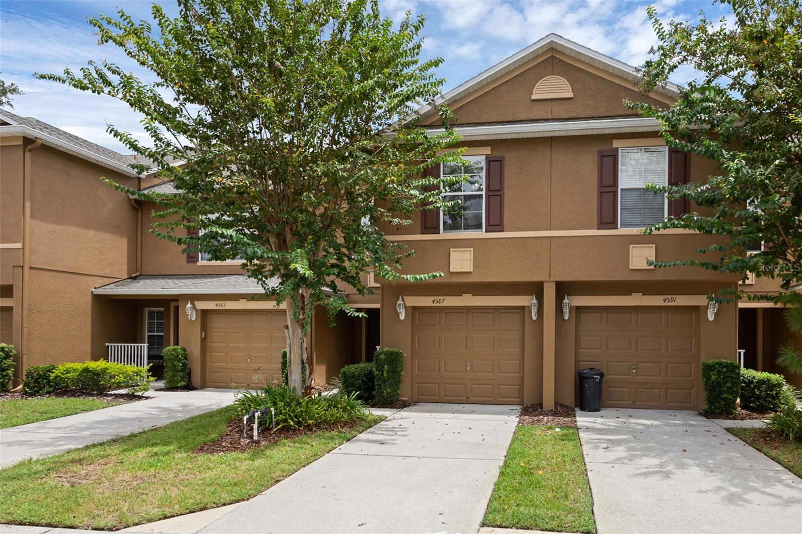 HAWTHORNE GLEN TWNHMS - Residential