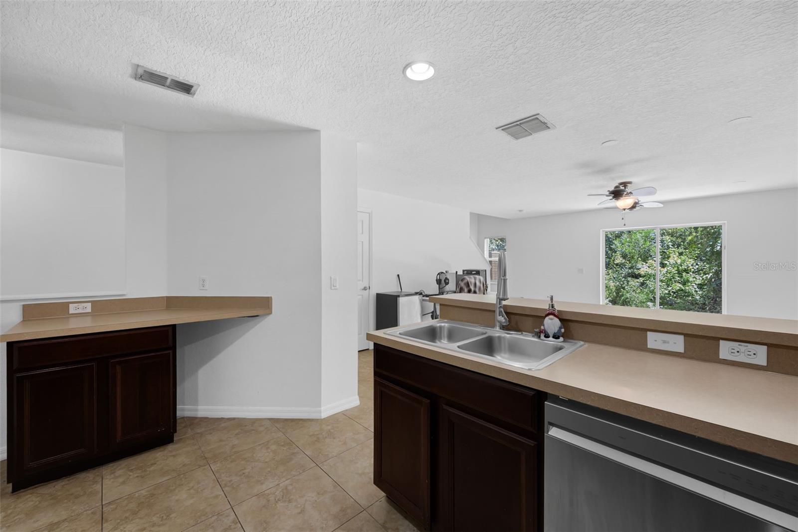 HAWTHORNE GLEN TWNHMS - Residential