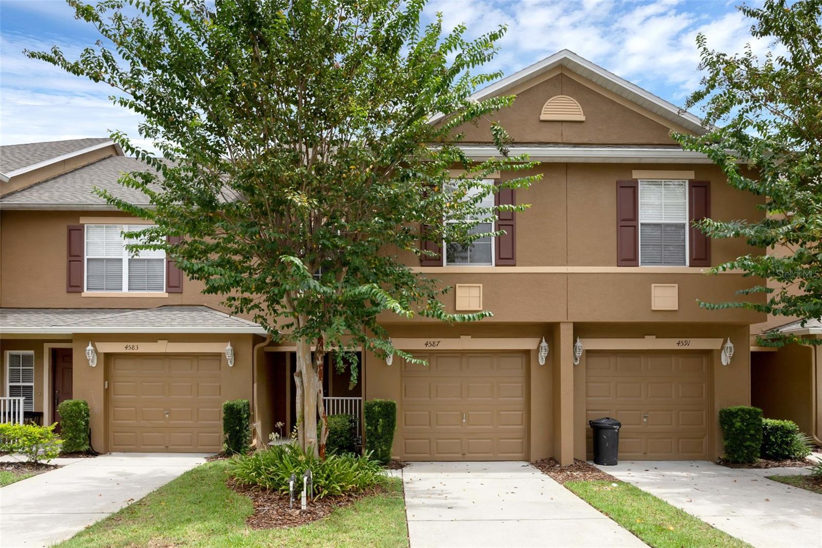 HAWTHORNE GLEN TWNHMS - Residential