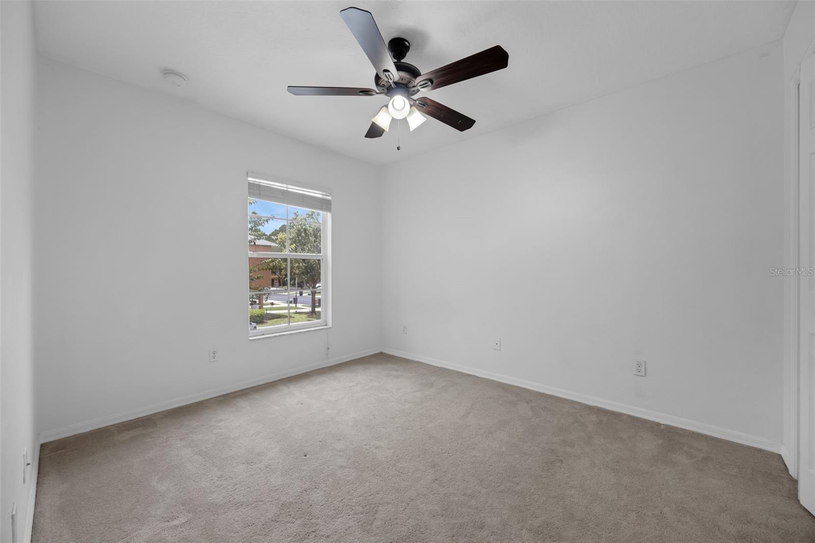 HAWTHORNE GLEN TWNHMS - Residential