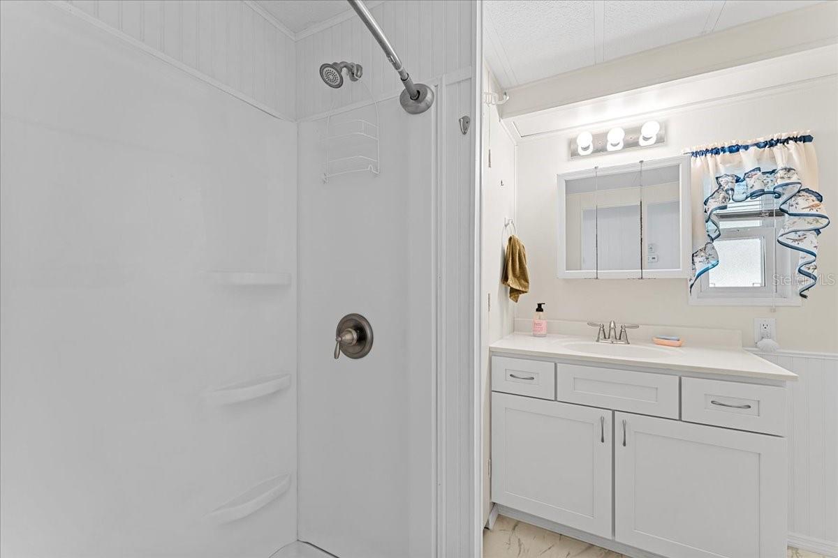 PALM LAKE ESTATES - Residential