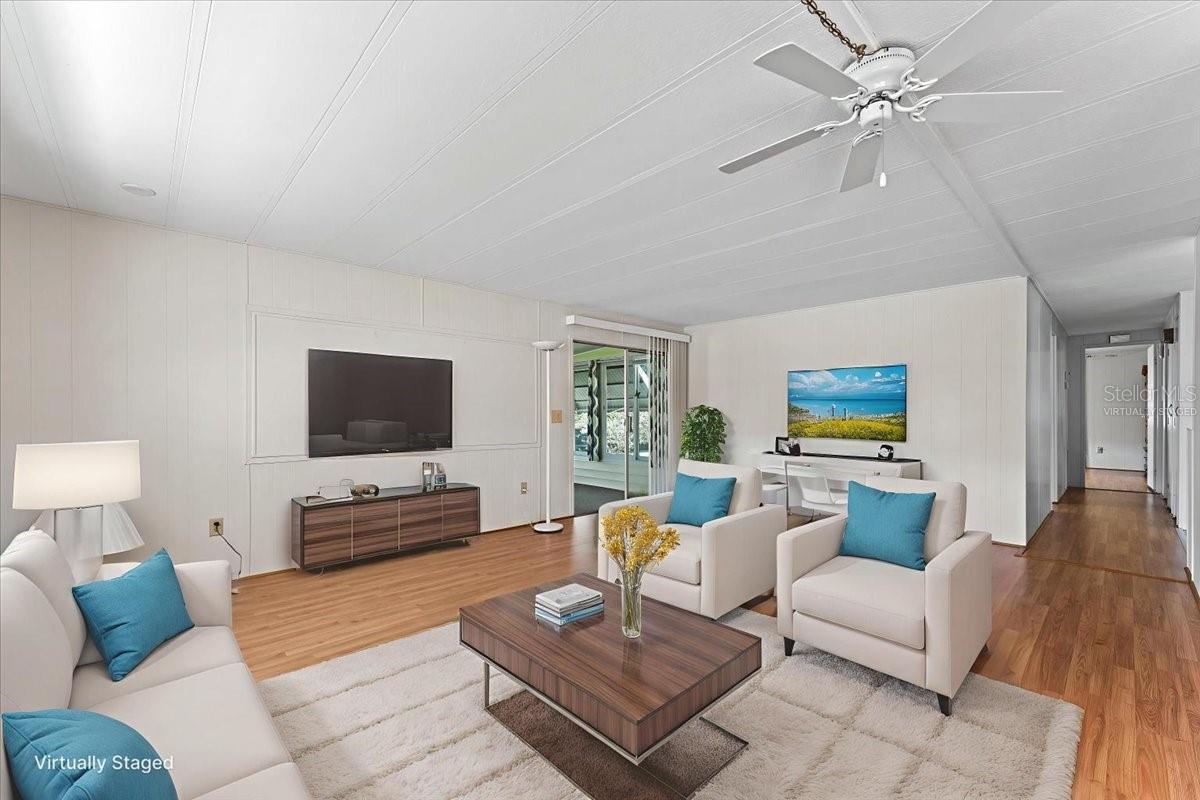 PALM LAKE ESTATES - Residential