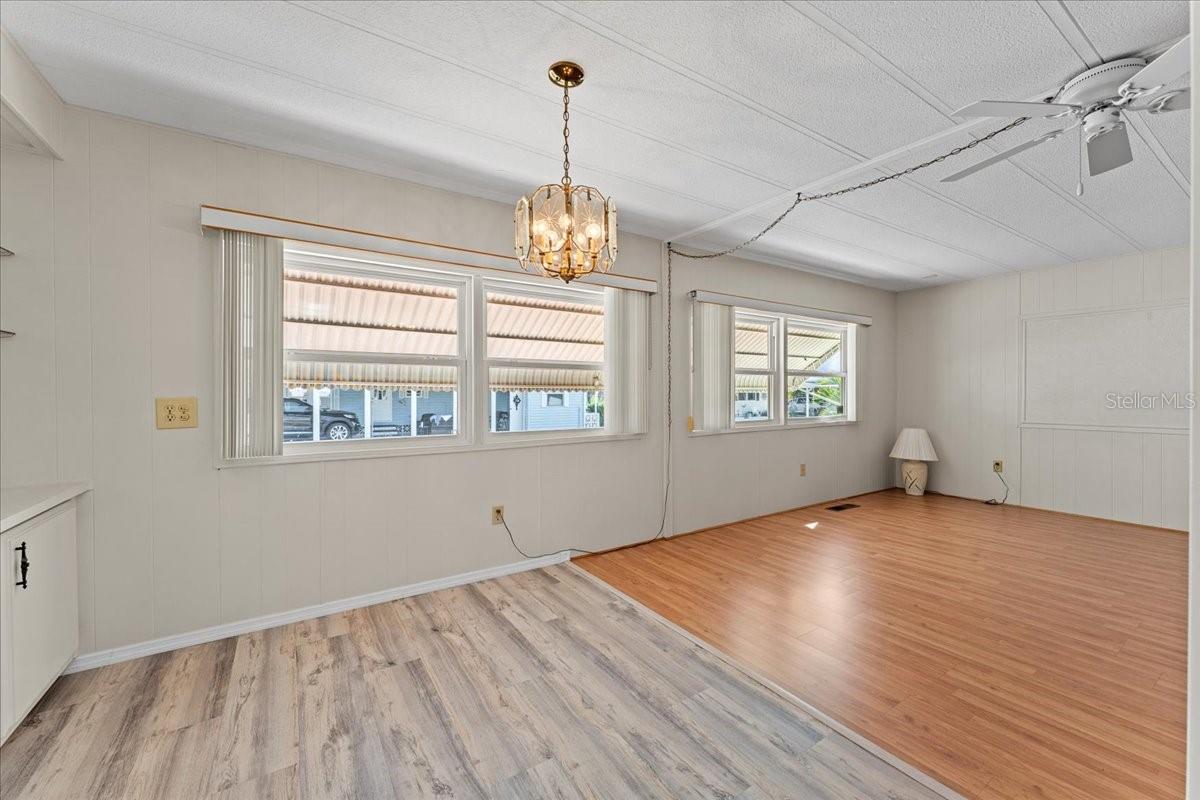 PALM LAKE ESTATES - Residential