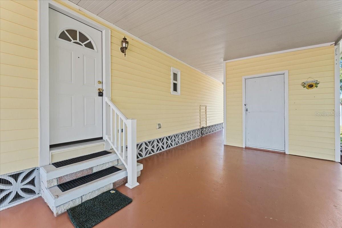 PALM LAKE ESTATES - Residential