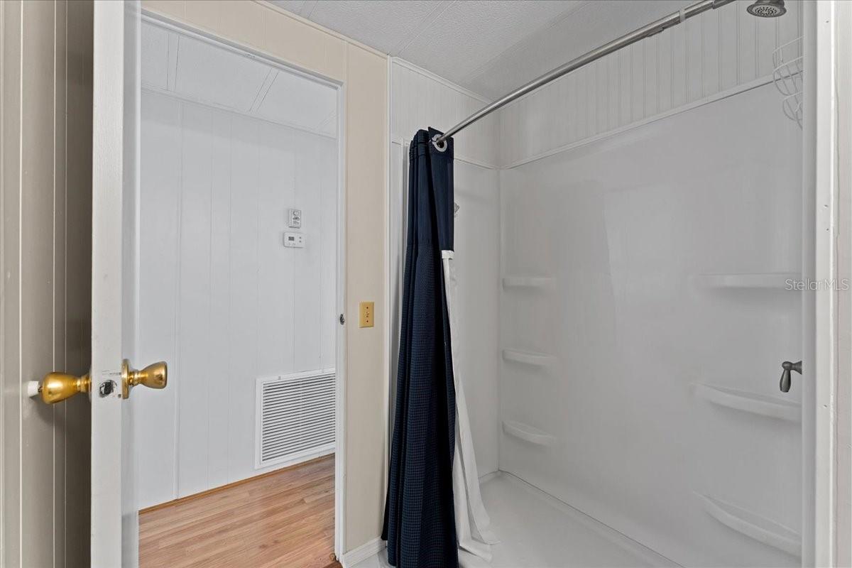 PALM LAKE ESTATES - Residential