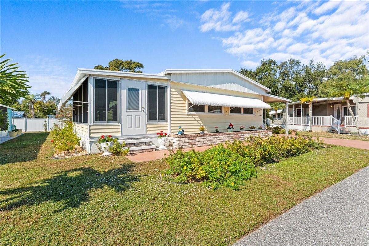 PALM LAKE ESTATES - Residential