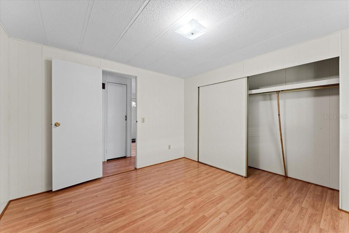 PALM LAKE ESTATES - Residential