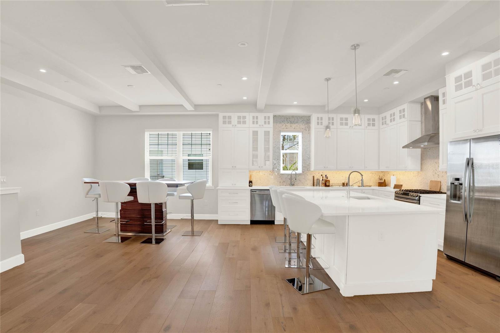 Photo 19 of 53 of 137 S PARK AVENUE townhome