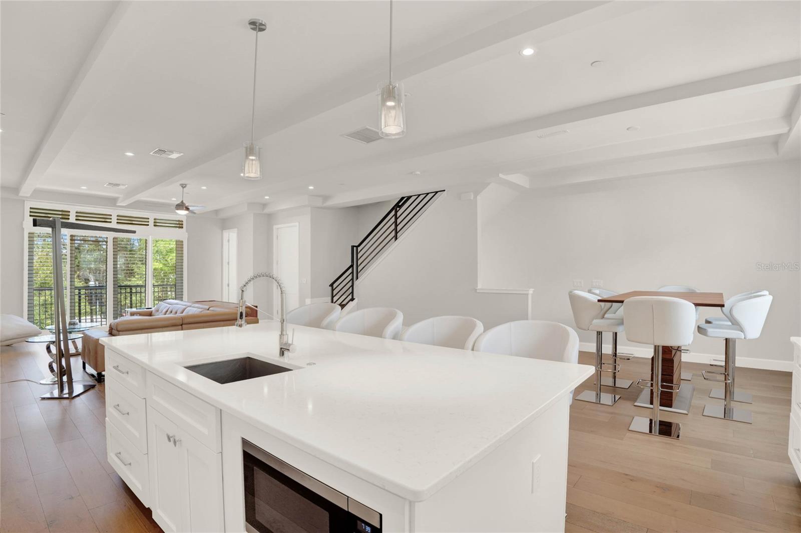 Photo 12 of 53 of 137 S PARK AVENUE townhome