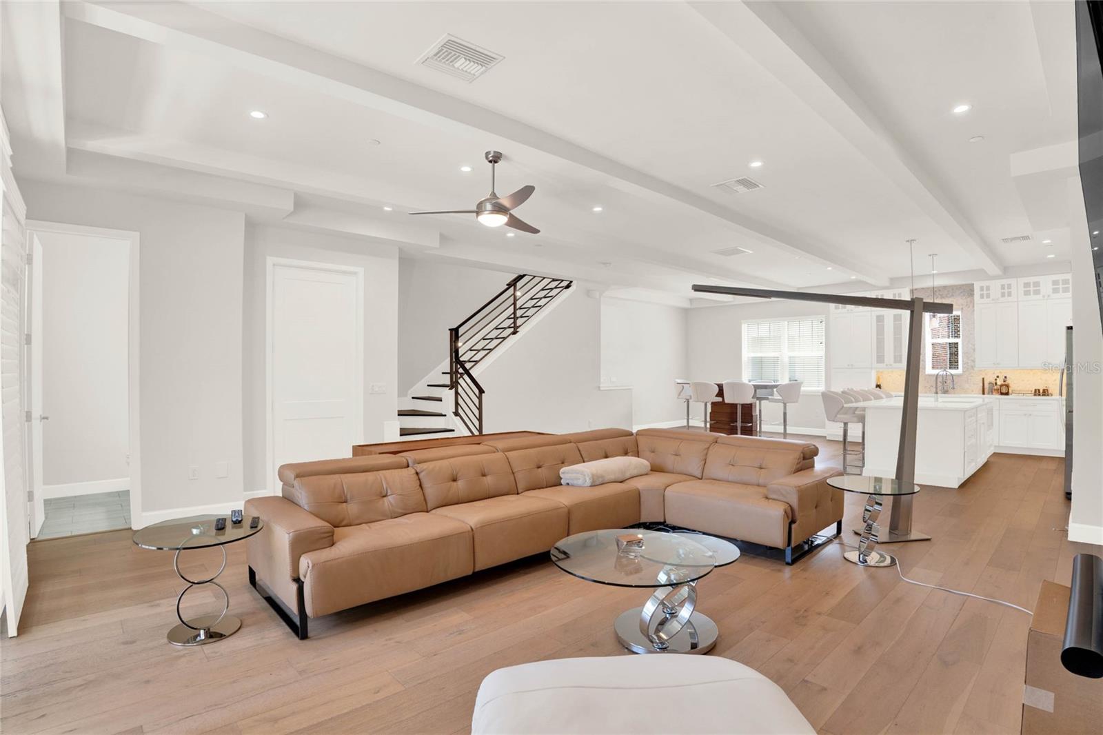 Photo 16 of 53 of 137 S PARK AVENUE townhome