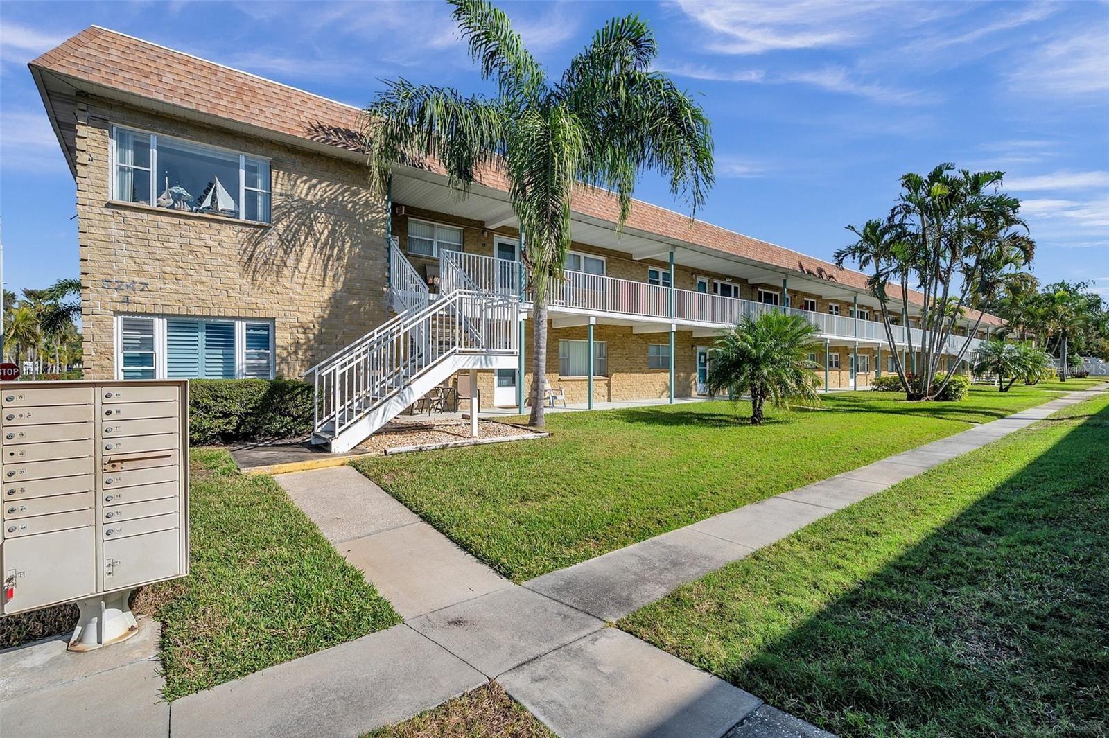 PARADISE SHORES - Residential