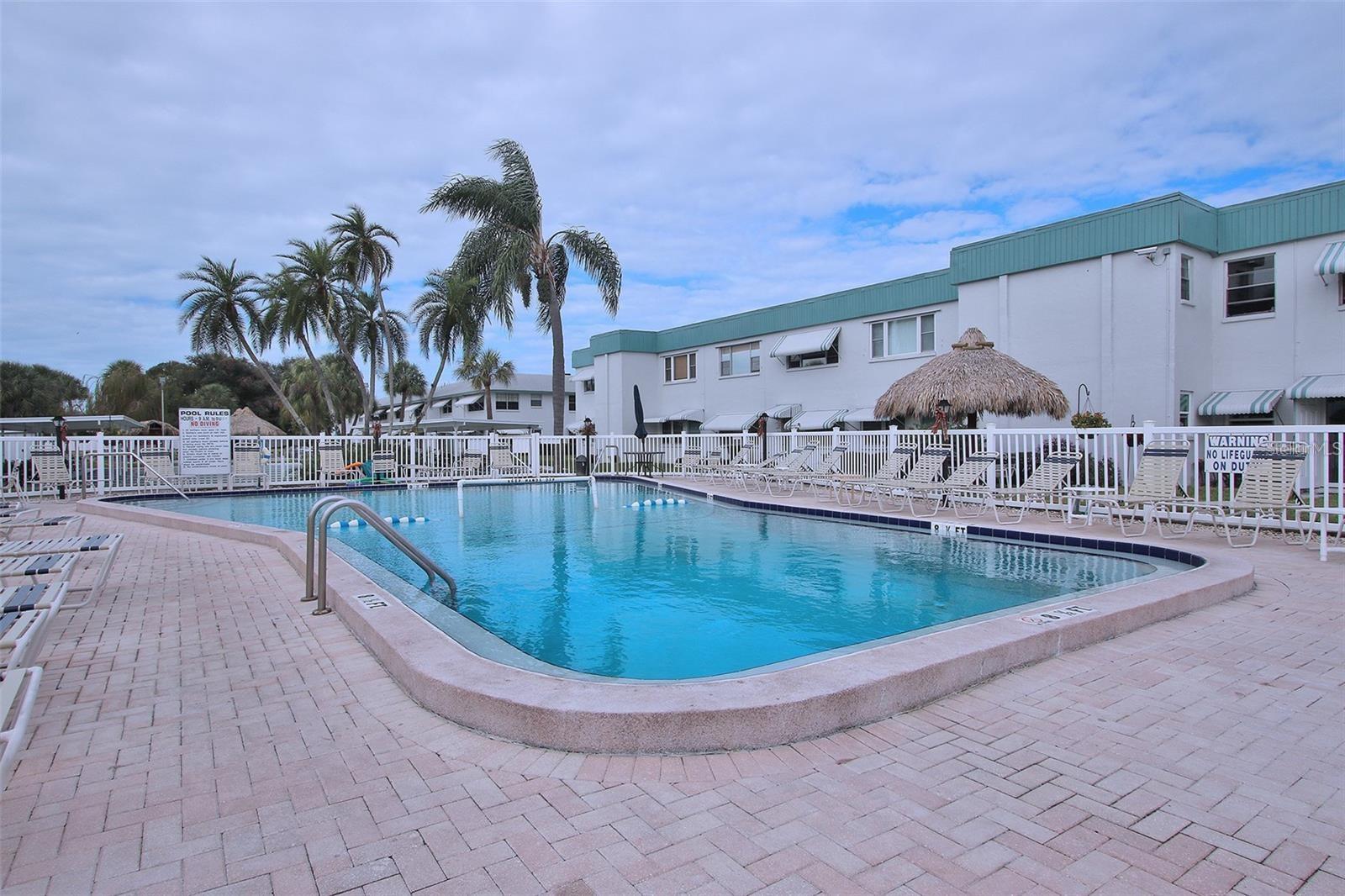 PARADISE SHORES - Residential