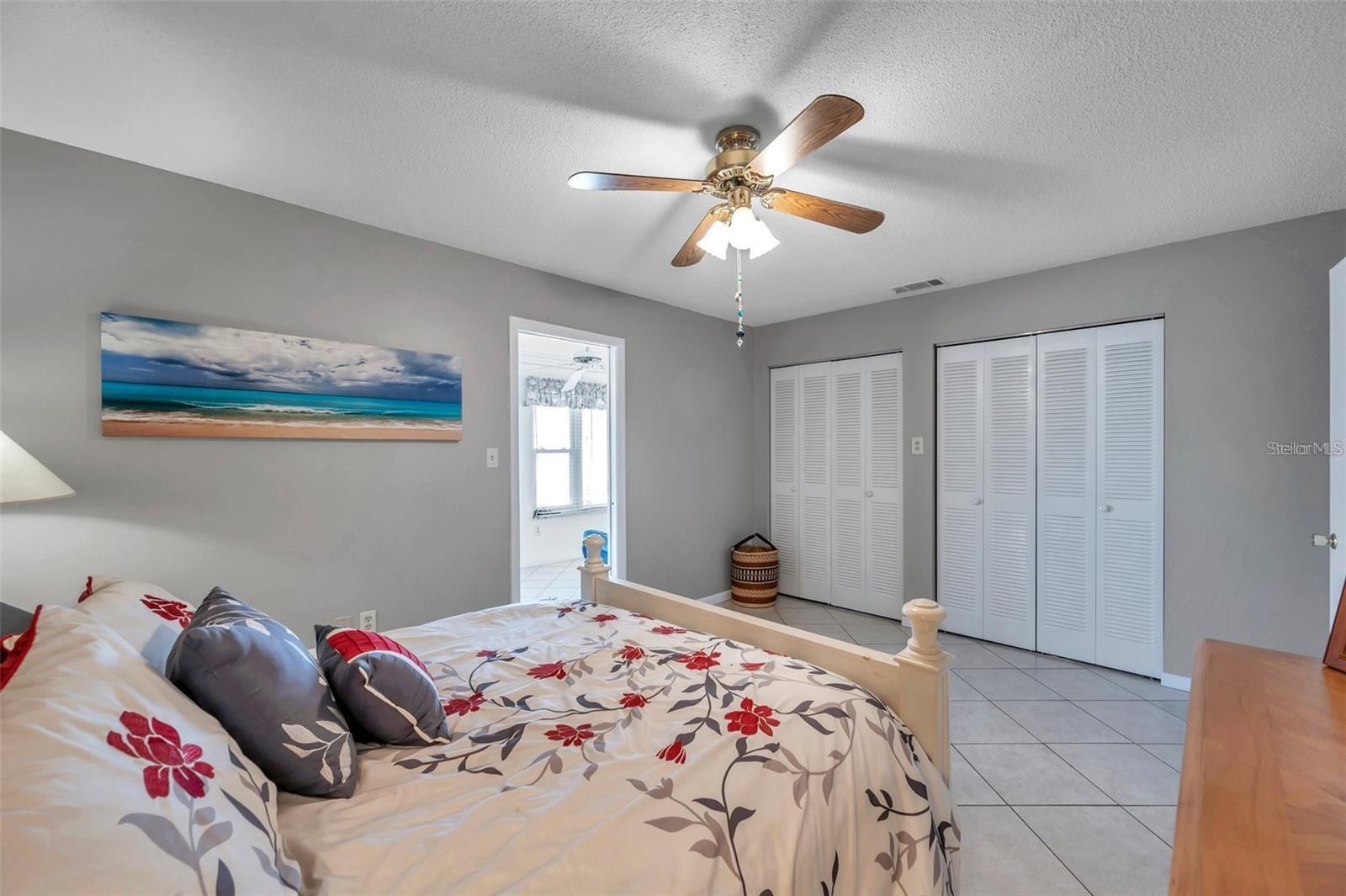 PARADISE SHORES - Residential