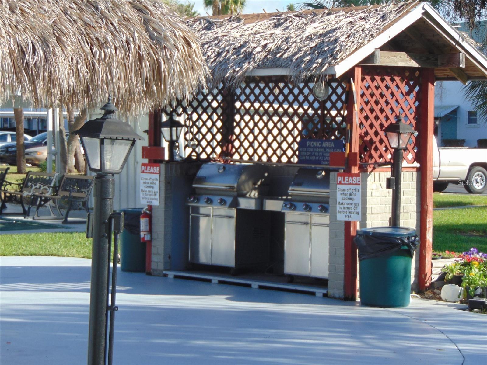 PARADISE SHORES - Residential