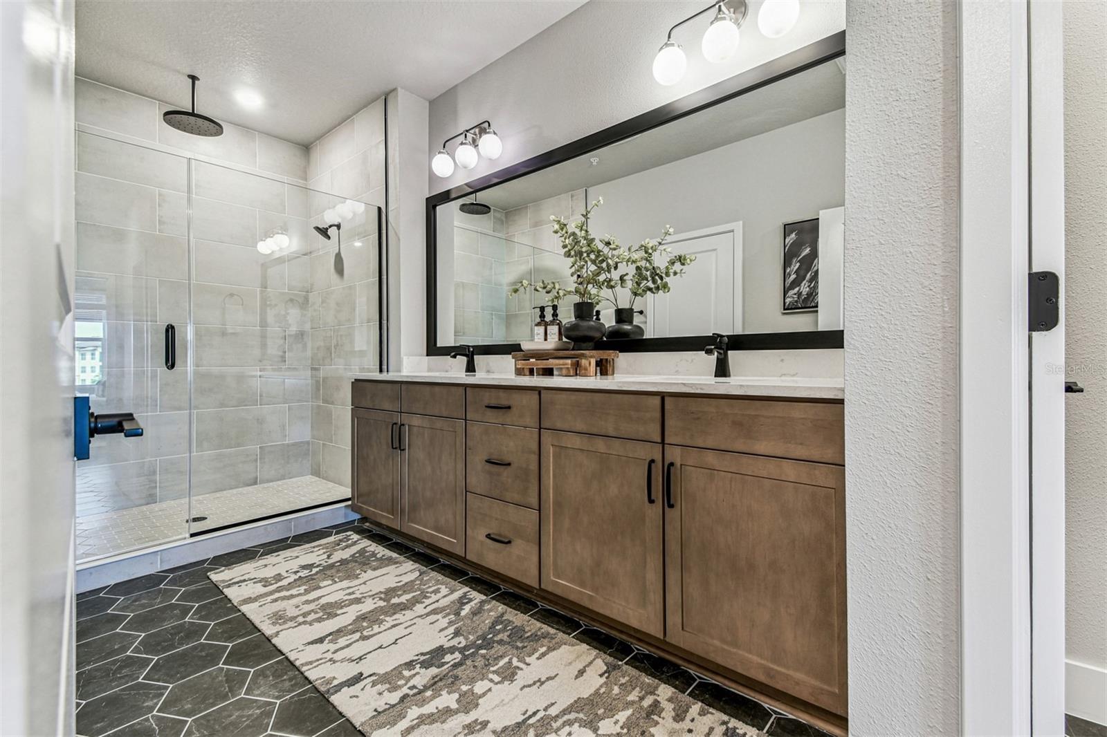 EMERALD LANDING AT WATERSIDE - Residential