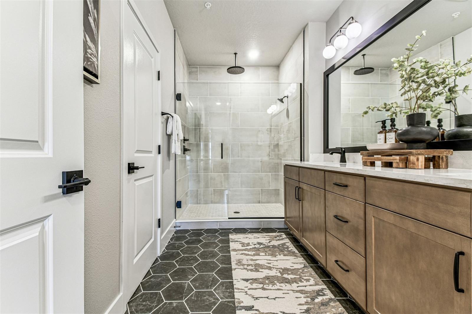 EMERALD LANDING AT WATERSIDE - Residential