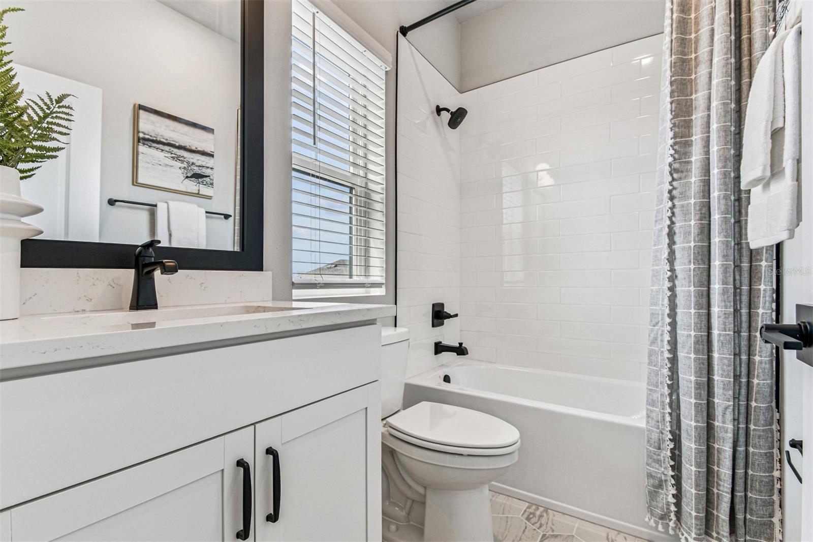 EMERALD LANDING AT WATERSIDE - Residential