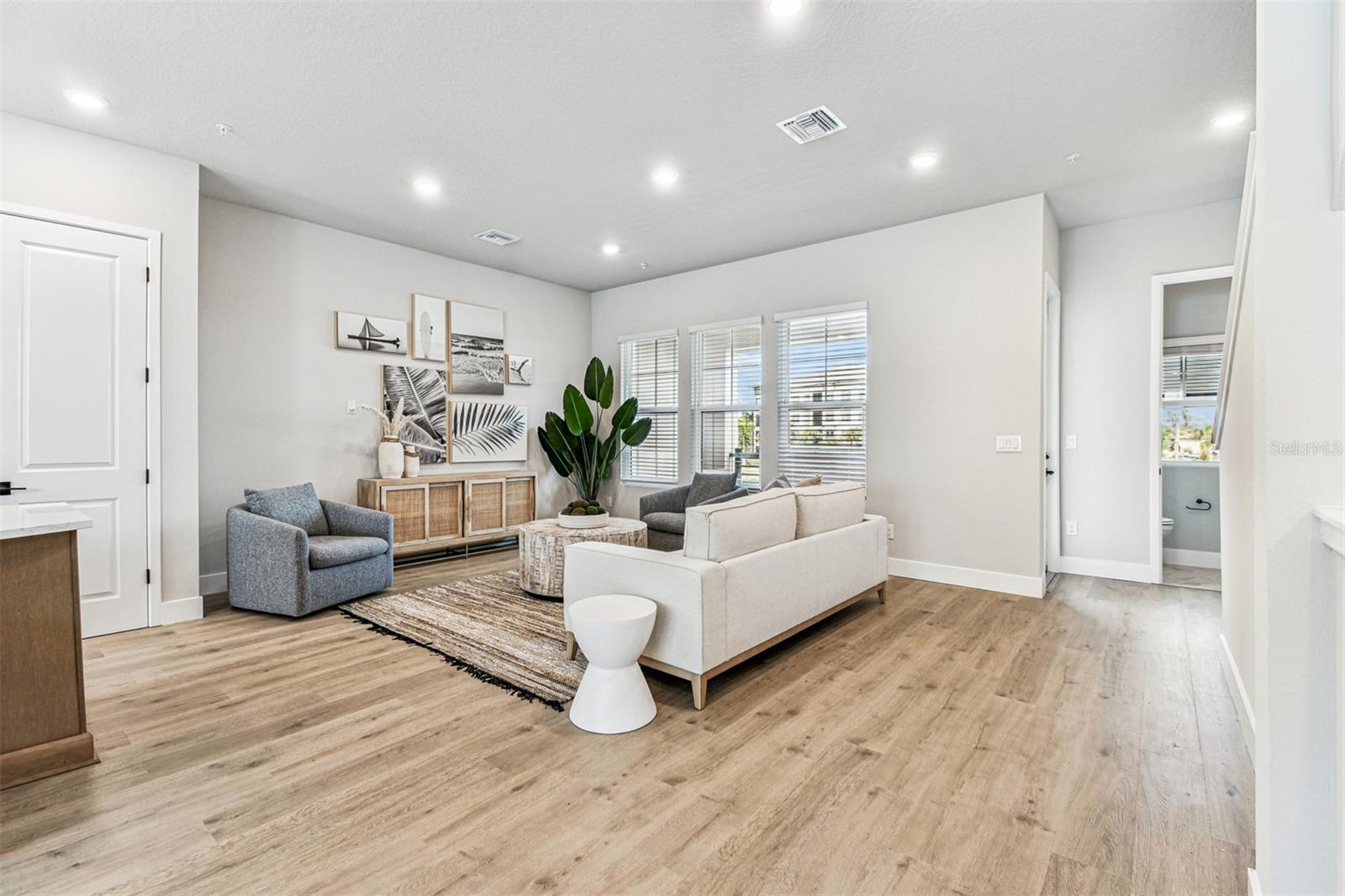 EMERALD LANDING AT WATERSIDE - Residential