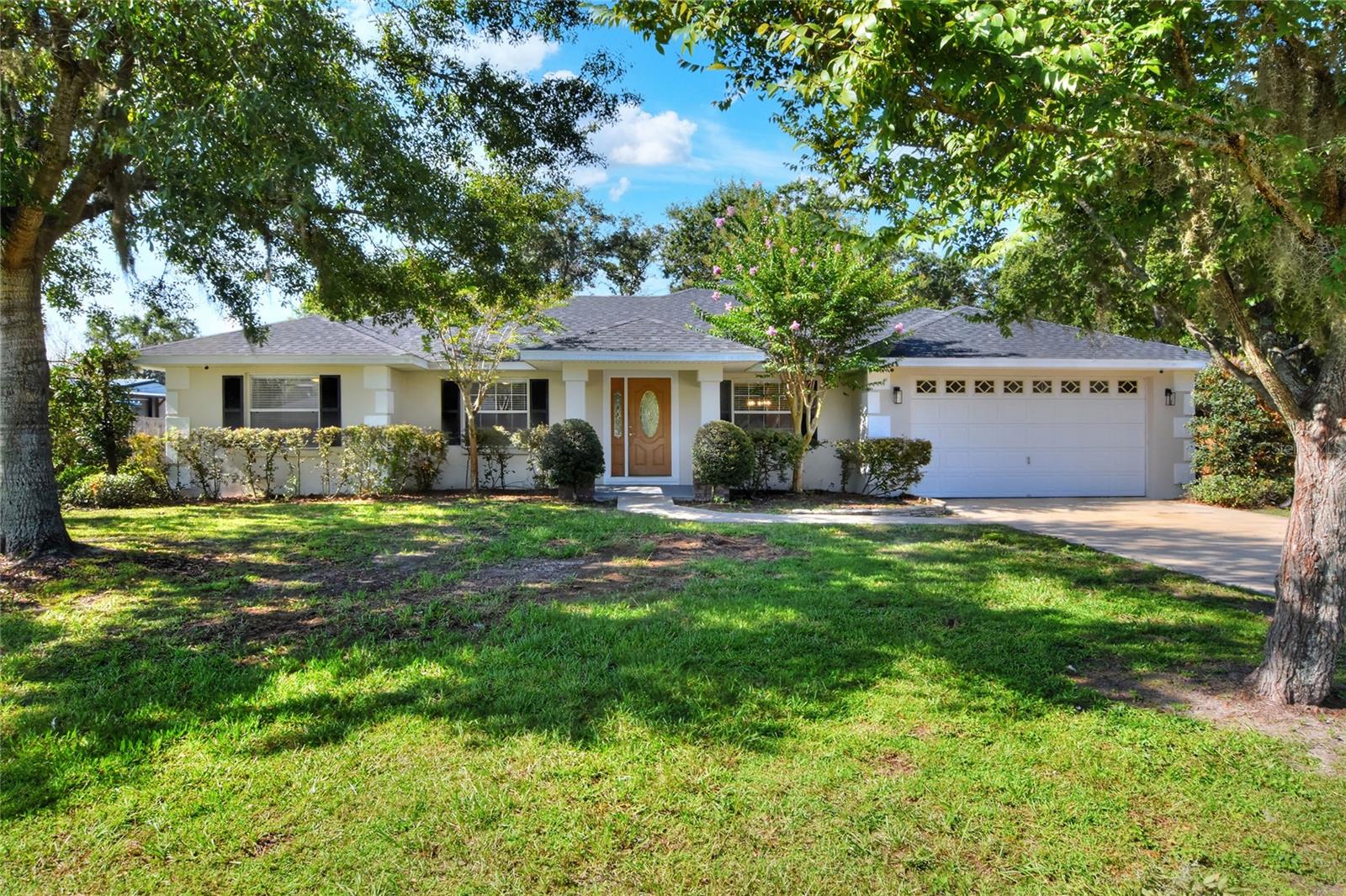 Custom-Built Home on Oversized Lot – USDA Eligible
This custom-built home is located on a cul-de-sac and features an oversized lot with mature oak trees and attractive landscaping. The spacious layout offers a functional design with thoughtful finishes throughout.
Inside, you'll find an open floor plan with 18" tile flooring, laminate wood flooring, chair rail accents, and decorative plant shelves. The kitchen includes granite countertops, soft-close cabinetry, stainless steel appliances, and a walk-in pantry. A separate indoor laundry room adds convenience.
The primary bedroom suite offers a walk-in closet, jetted garden tub, separate shower, and dual-sink vanity.
Additional features include a covered lanai, six-panel interior doors, and a 2025 architectural shingle roof. USDA financing eligible.
Contact us today to schedule your showing!