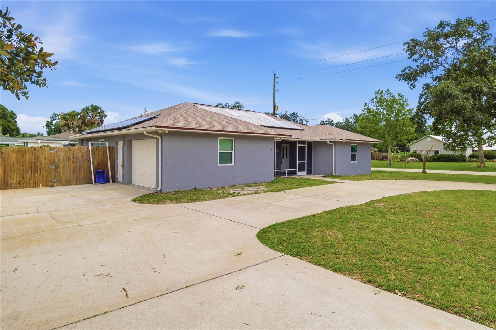 602 LAKE DRIVE