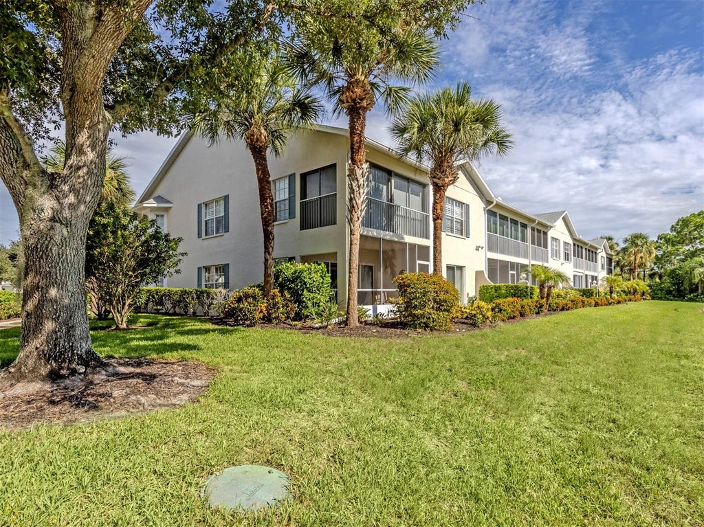 Photo of 872 Saranac Lake Drive #106, Venice, FL 34292 (MLS # N6145296)