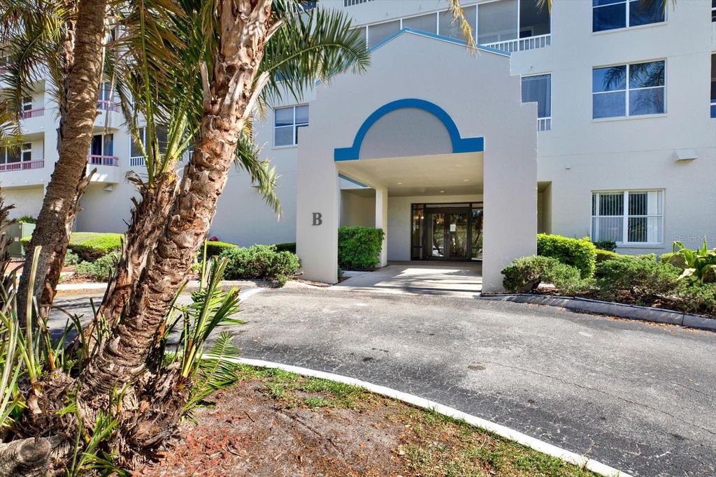 Photo of 2333 Feather Sound Drive #B507, Clearwater, FL 33762 (MLS # TB8494253)