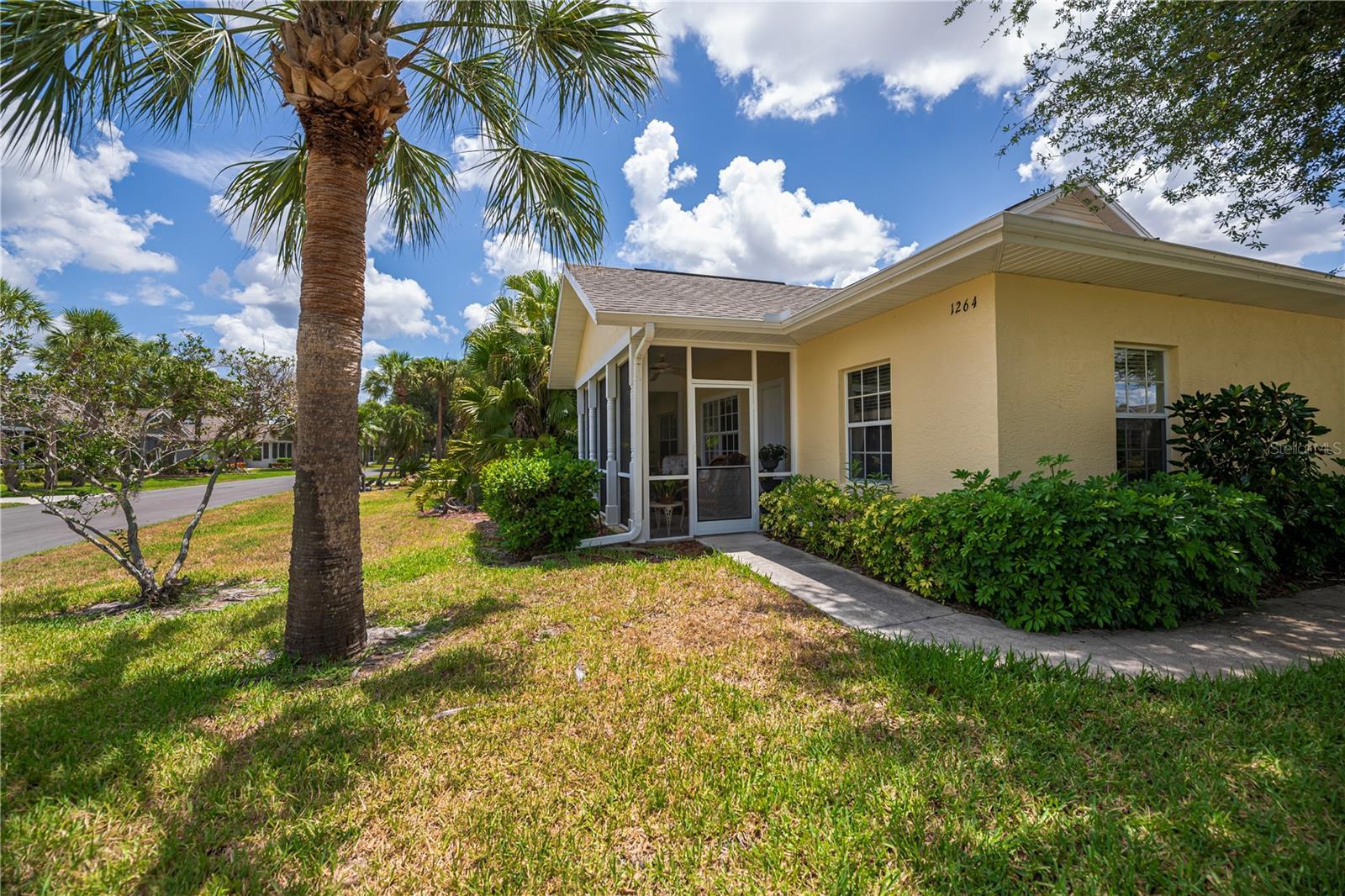 1264 RED OAK LANE