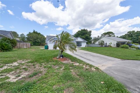 A home in EUSTIS